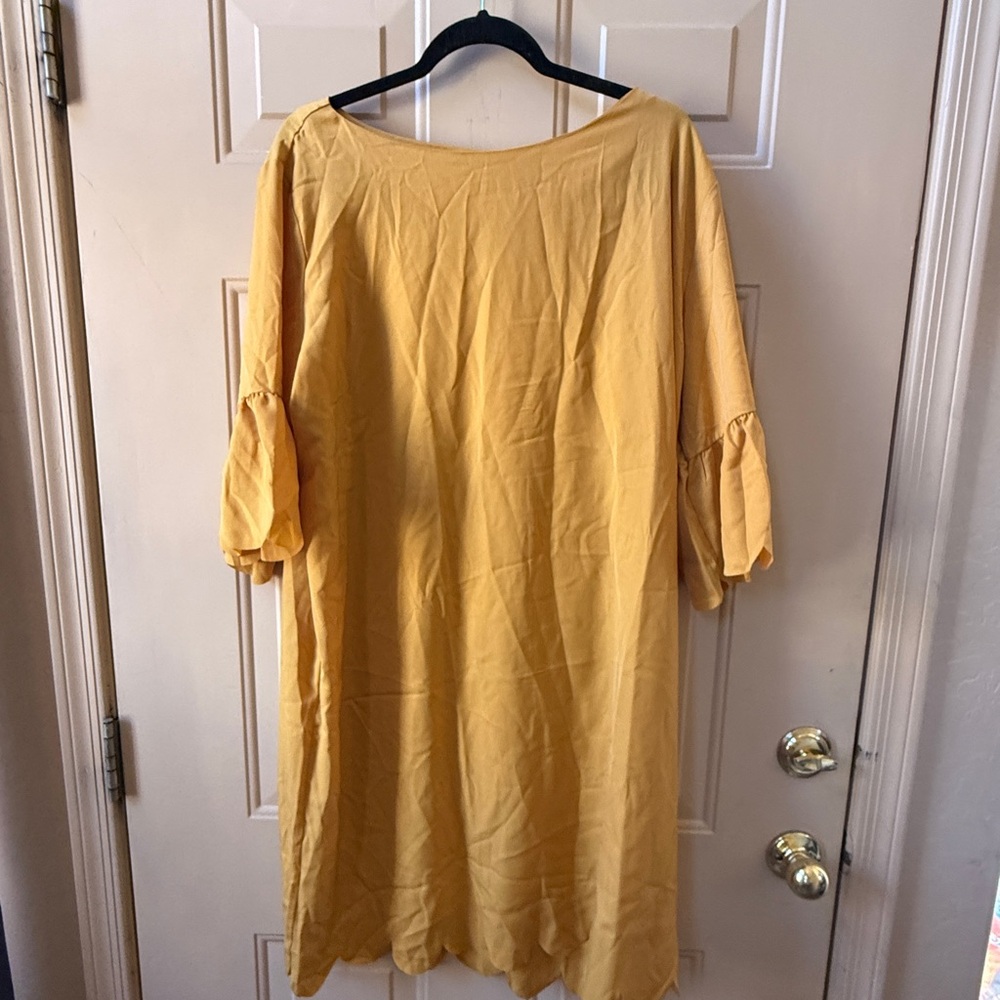 Tickled Teal Mustard Top